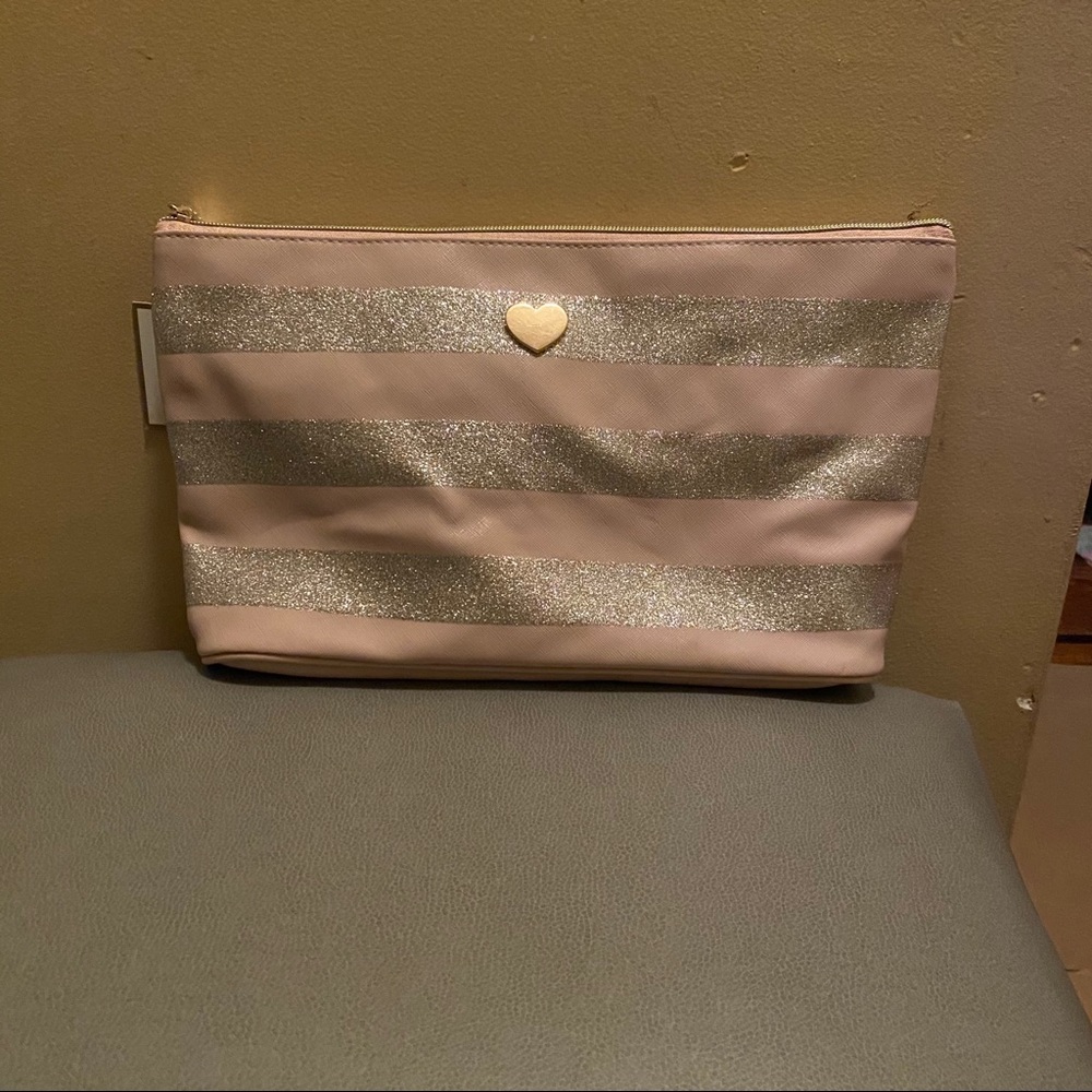 Ellen Tracy Clutch/ Cosmetic Bag